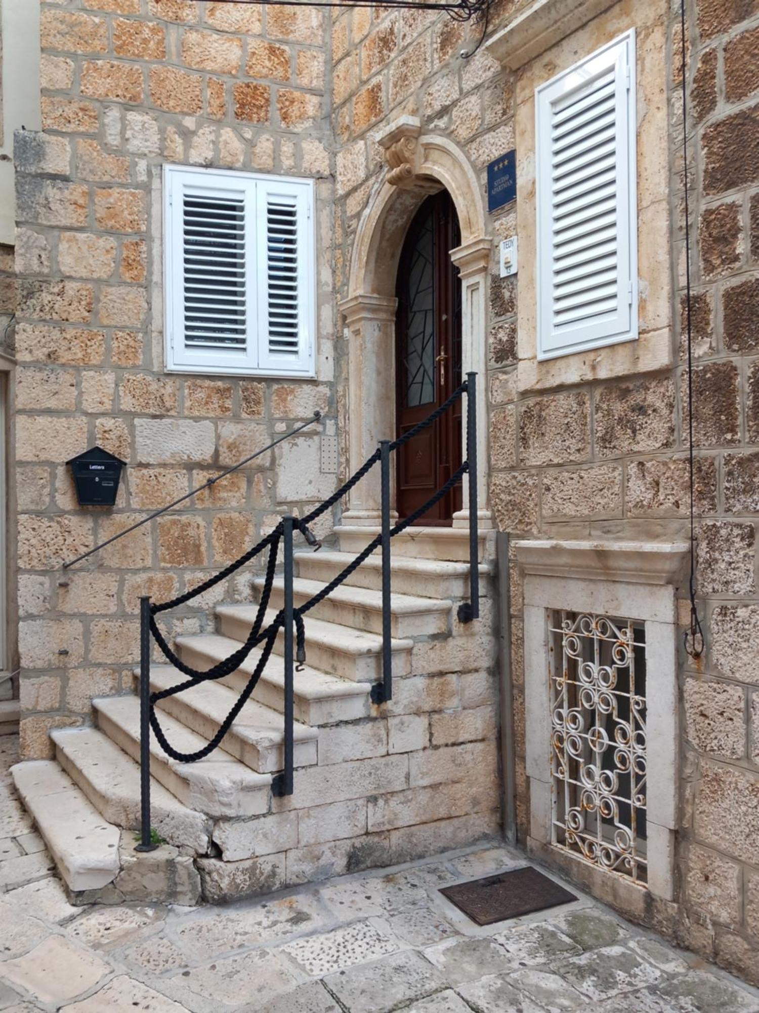 فندق Studio Apartman Tedy كورتْشولا المظهر الخارجي الصورة